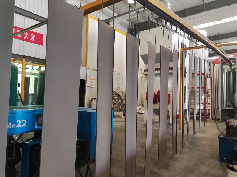 防火桥架盖板喷塑.jpg 防火桥架盖板喷塑.jpg